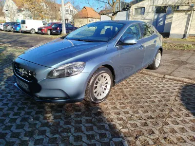 Volvo V40 (2013) bérautó — Nyíregyháza — 2. kép