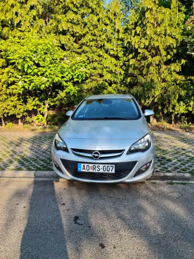 Opel Astra J