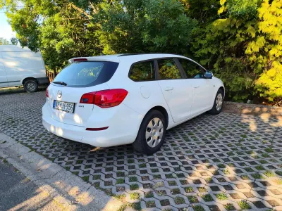 Opel Astra J (2011) bérautó — Nyíregyháza — 5. kép