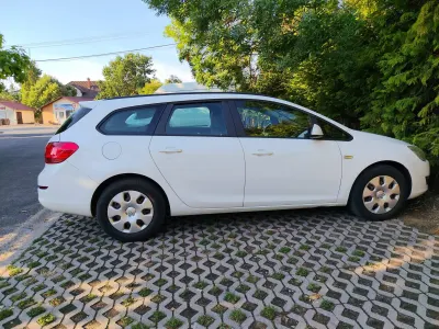 Opel Astra J (2011) bérautó — Nyíregyháza — 6. kép
