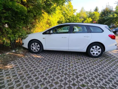 Opel Astra J (2011) bérautó — Nyíregyháza — 2. kép