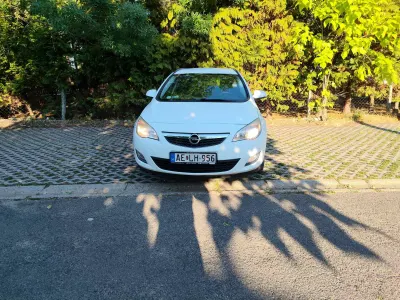 Opel Astra J