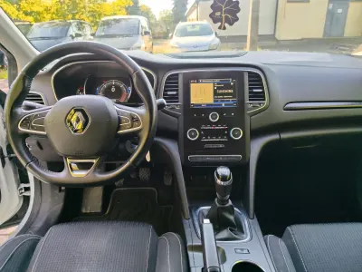 Renault MeganeIV 5ajtó (2016) bérautó — Nyíregyháza — 4. kép